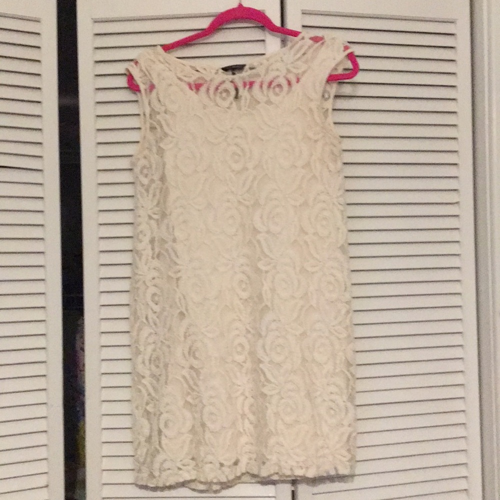 Daisy Fuentes ivory lace dress.